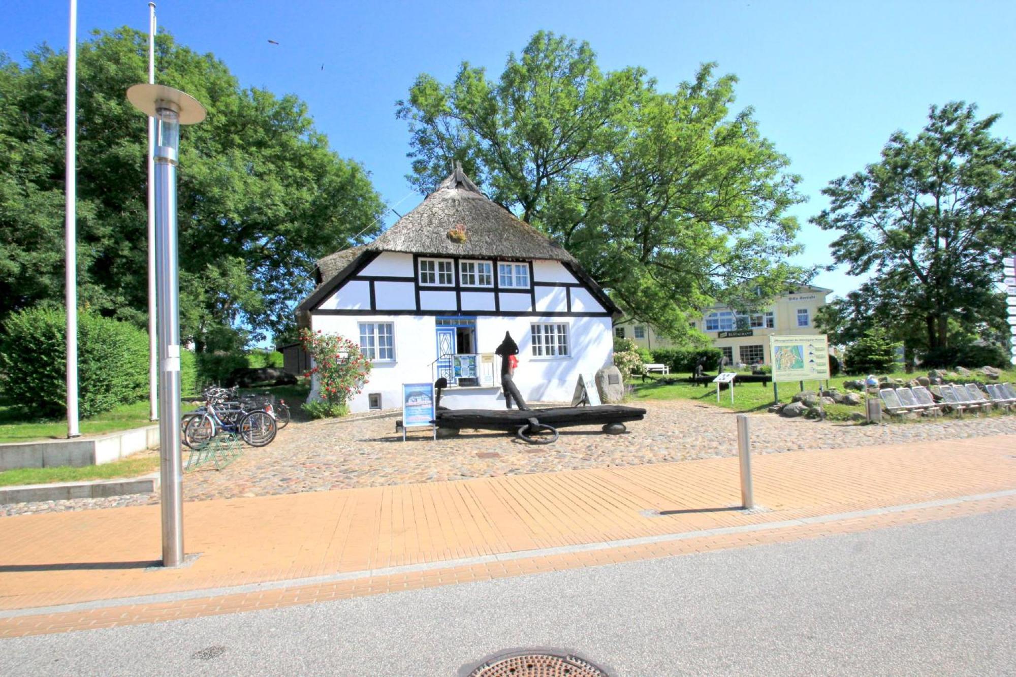 Terrasse, Gratis Nutzung Vom Ahoi Erlebnisbad Und Sauna In Sellin - Meeresblick Fewo 32 Goehren  Luaran gambar